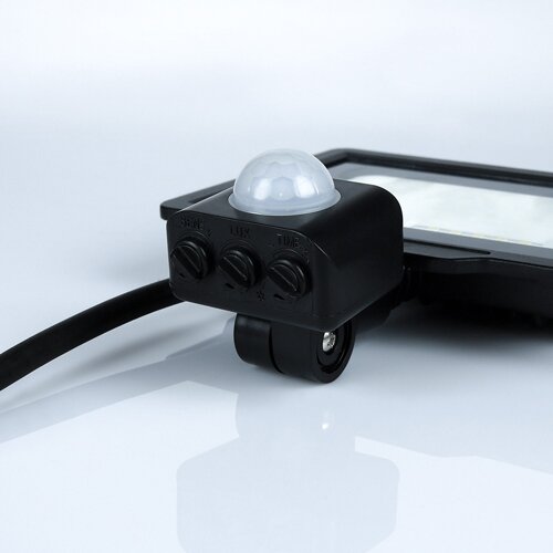 Світлодіодний прожектор BIOM 20W S5-SMD-20-Slim+Sensor 6200К 220V IP65