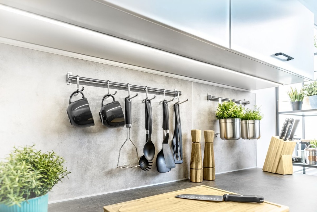 Профіль алюмінієвий міні для LED стрічки накладний GTV GLAX (шампань), 2м