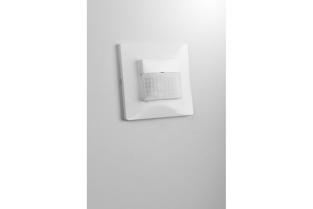 Датчик руху GTV CR-20, макс.500Вт, кут 120⁰, дальність 10м, IP20, білий