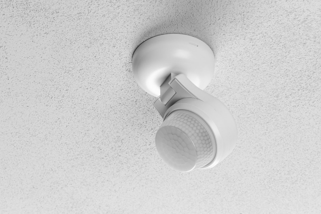 Датчик руху та присутності GTV CO-3, PIR, макс.1200Вт, кут 360⁰, радіус дії 24м, IP65, білий