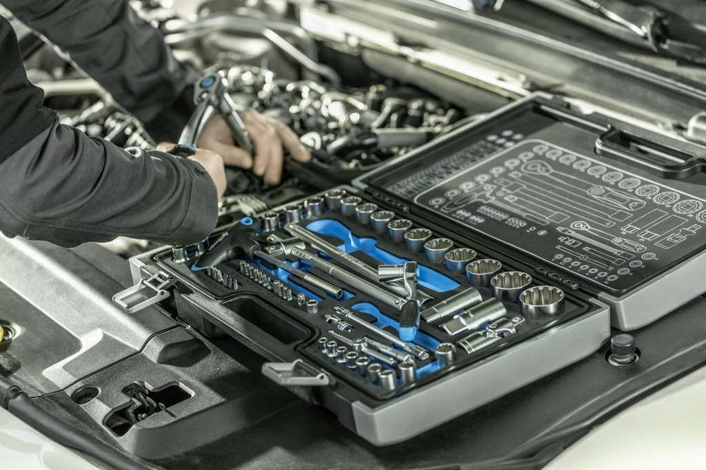 Набір інструментів HOEGERT 60 шт. 1/4", 1/2" (HT1R470)