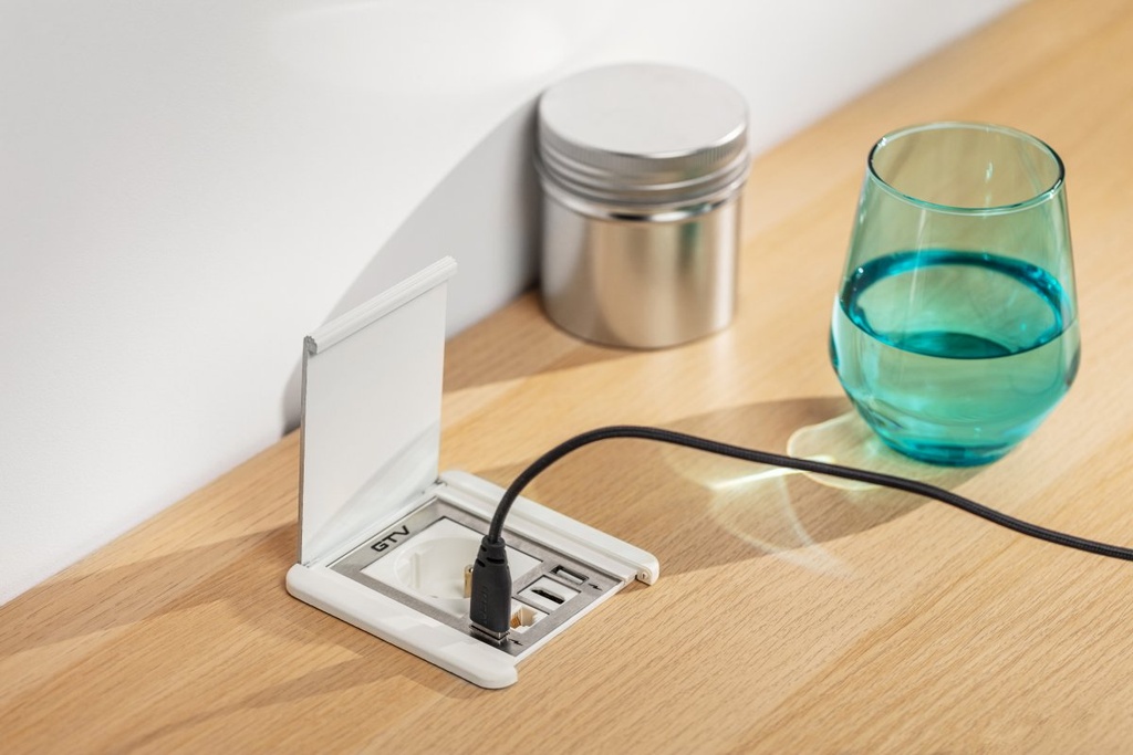 Подовжувач GTV врізний квадратний FLIP, 1xSCHUKO, 2xUSB A, 1xRJ45, 1xHDMI, кабель з вилкою 1,5м, білий(AE-GM1SSLI-10)