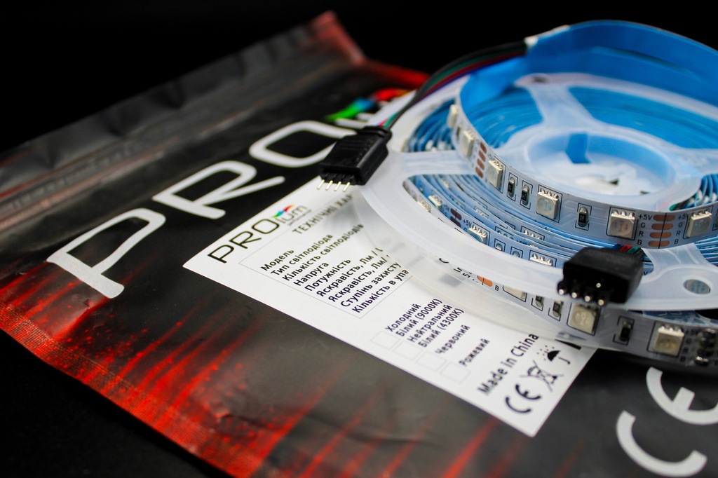 Світлодіодна LED стрічка PROLUM™ 5V; 5050\60; IP20; Series "S", RGB
