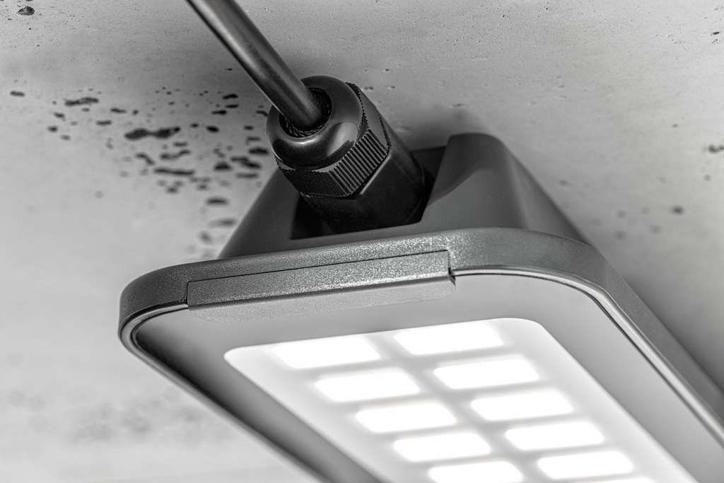 Світлодіодний світильник GTV LED LUNAR, 80W, 8000Lm, AC85-265V, IP66, 120cm, 60 °, RA> 80, ПК / СТЕКЛО, 4000K